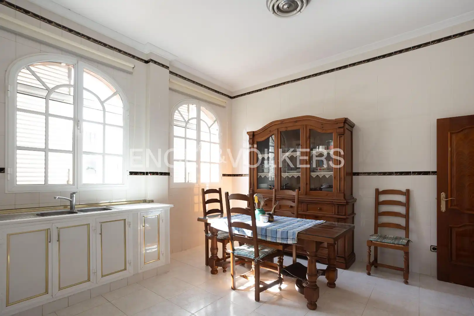 Comedor de Casa o chalet en venta en Los Palacios y Villafranca con Aire acondicionado, Calefacción y Jardín privado