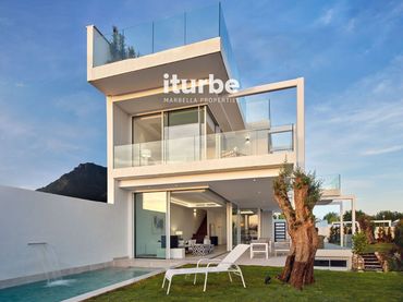 Reihenhaus mit Pool zum Verkauf in de los Jazmines