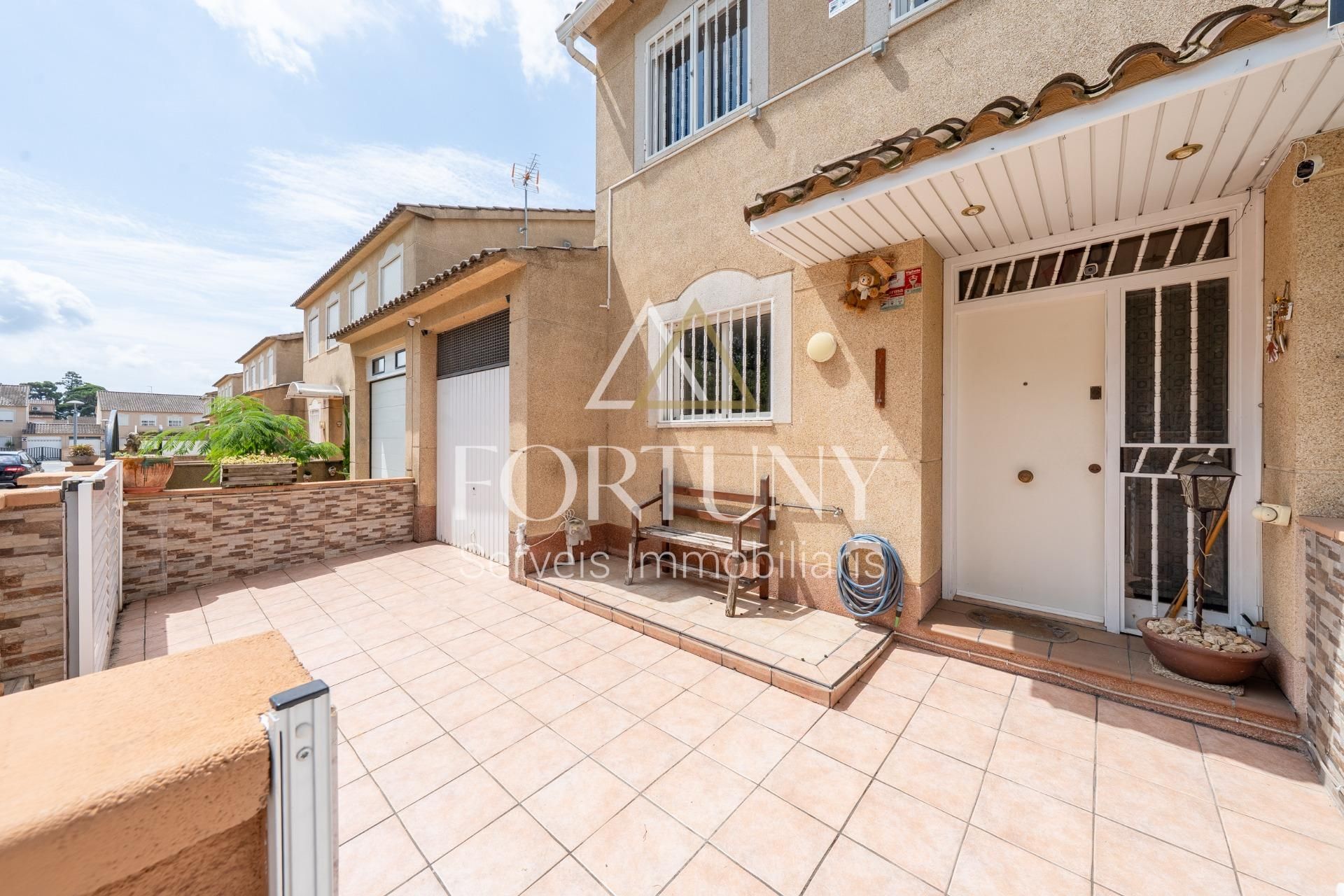 Single-family semi-detached for sale in Calle MUSSARA DE LA, Migjorn