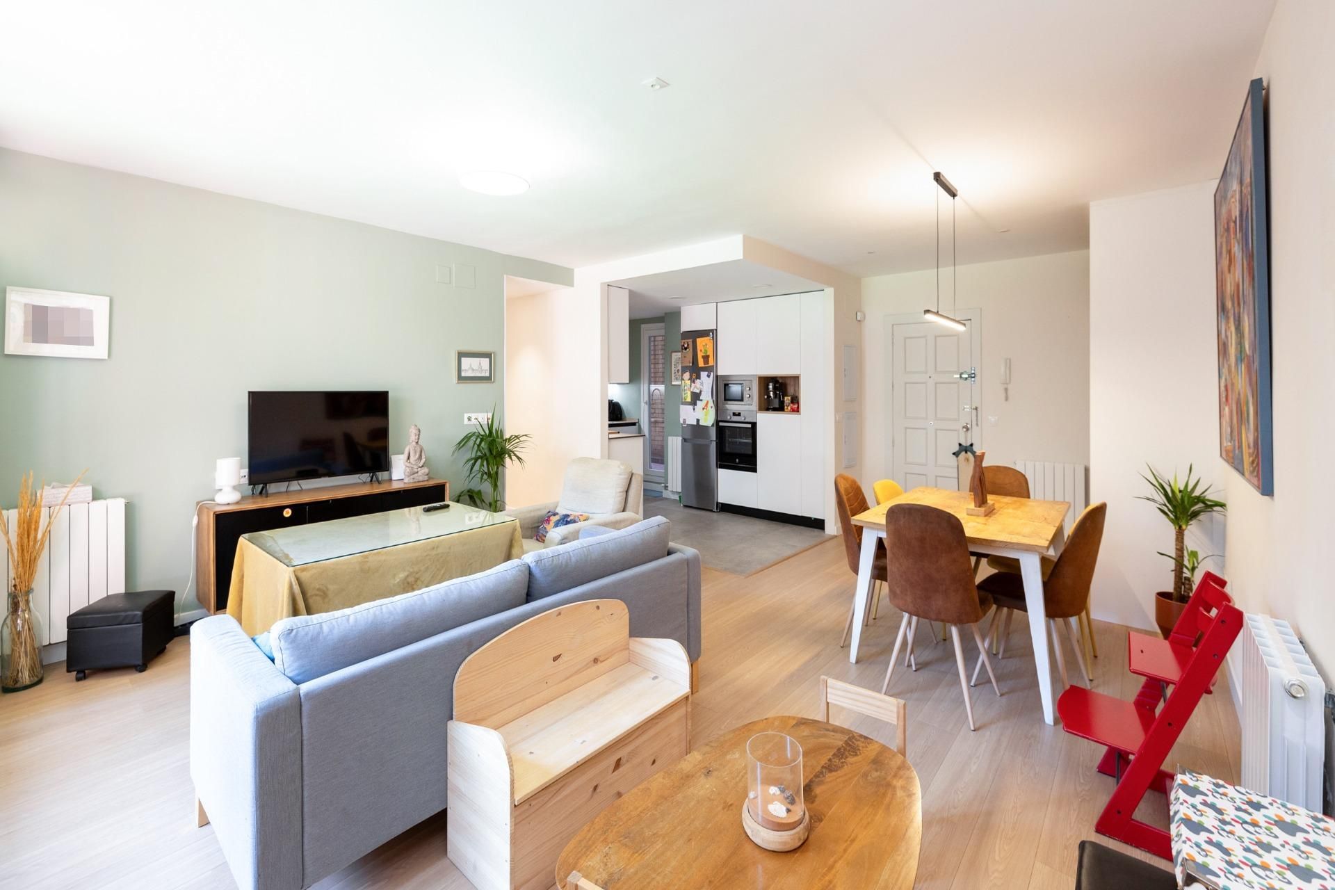 Living room of Flat for sale in  Granada Capital  with Heating and Community pool