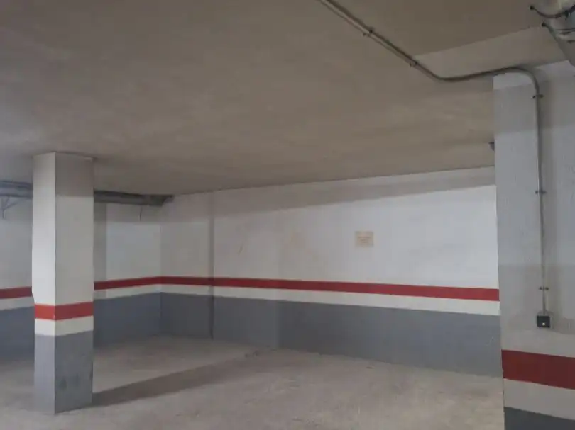 Parkplatz von Garage zur Miete in Valencia