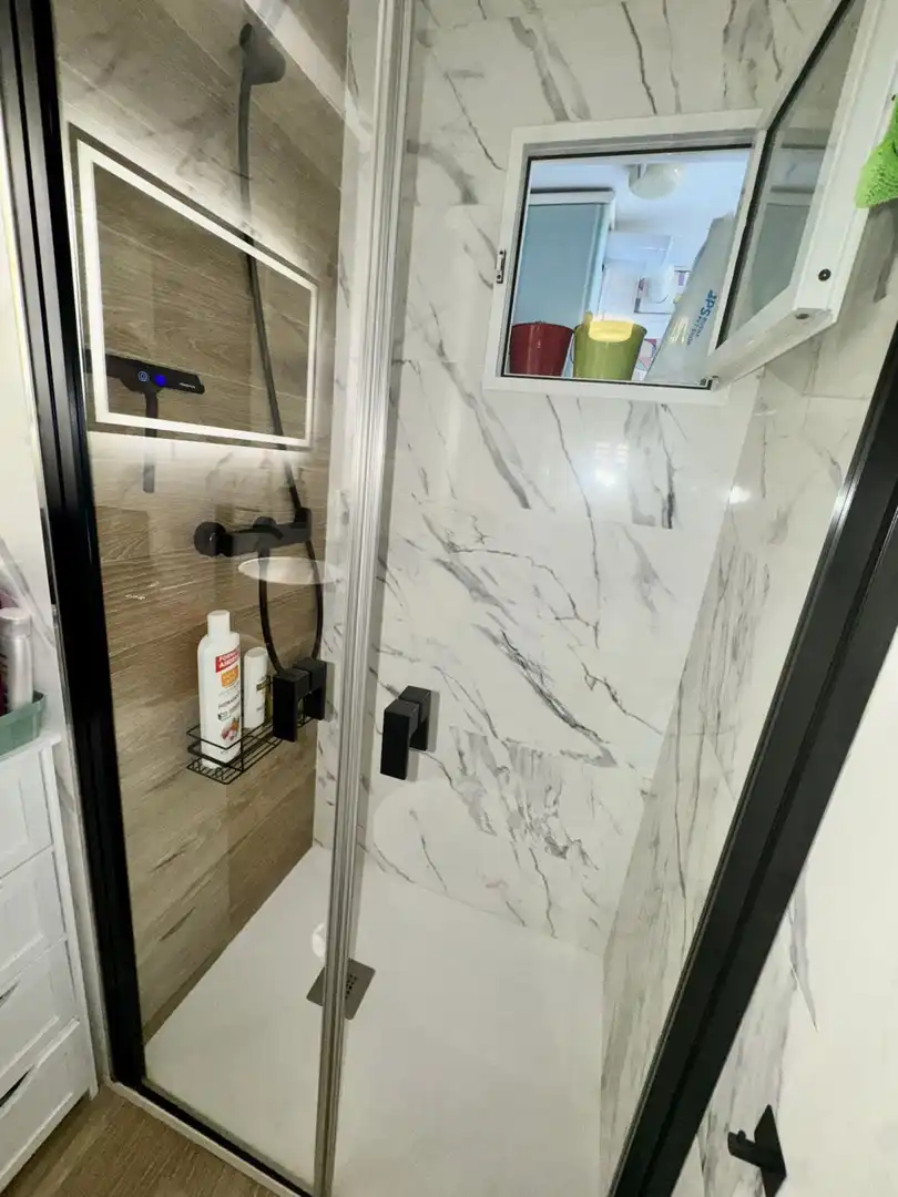 Baño de Piso en venta en Tomares con Aire acondicionado, Calefacción y Terraza