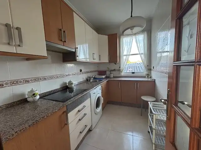 Kitchen of Flat for rent in Ferrol  with Parquet flooring, Furnished and Oven