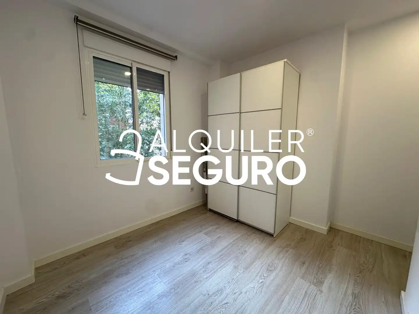 Habitación de Piso de alquiler en Valencia con Aire acondicionado y Amueblado