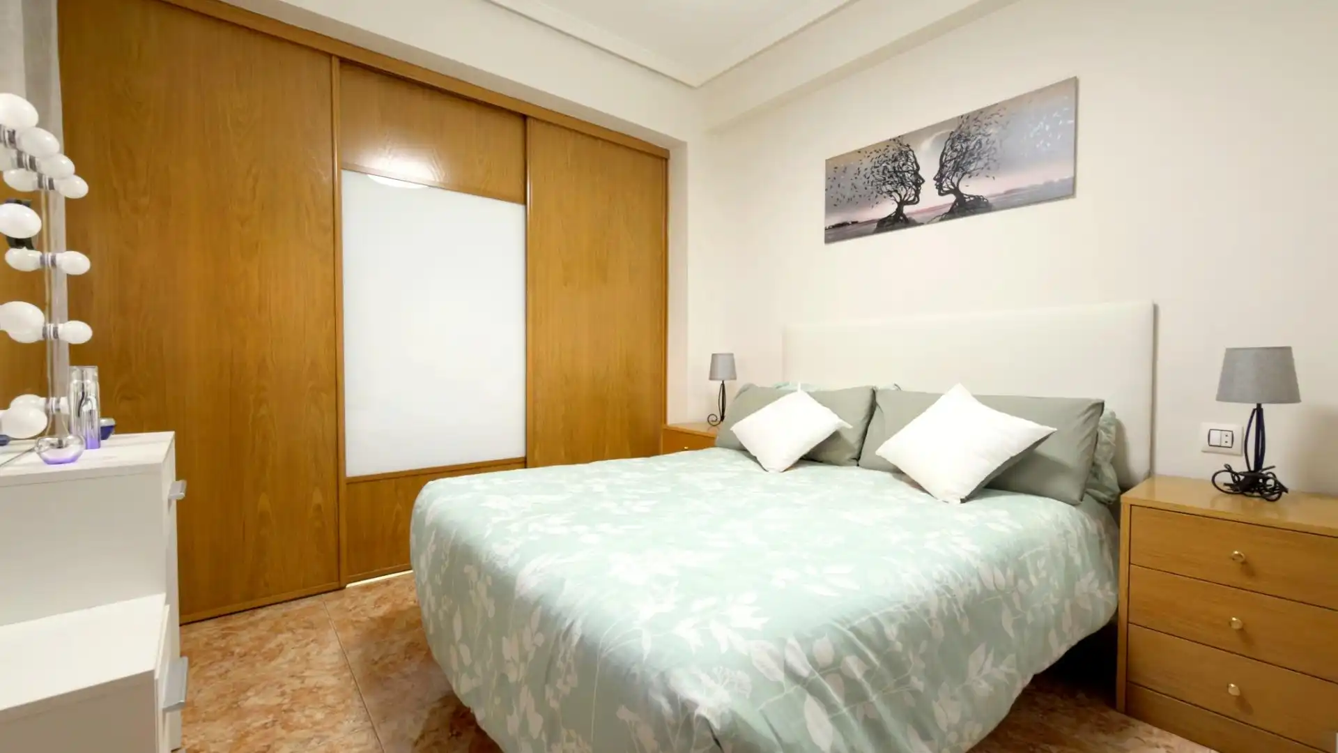 Schlafzimmer von Dachboden zum Verkauf in Massamagrell mit Terrasse und Abstellraum