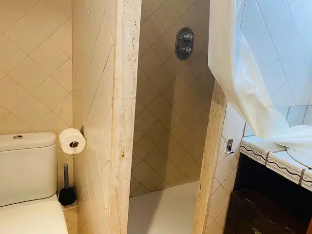 Baño de Piso en venta en Barcelona con Calefacción y Horno