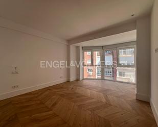 Living room of Apartment for sale in  Madrid Capital  with Air Conditioner, Heating and Terrace