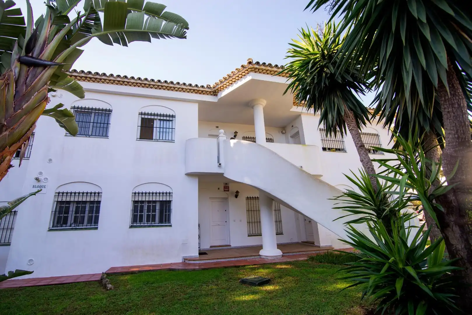 Vista exterior de Apartament en venda en Chiclana de la Frontera amb Aire condicionat, Jardí privat i Terrassa