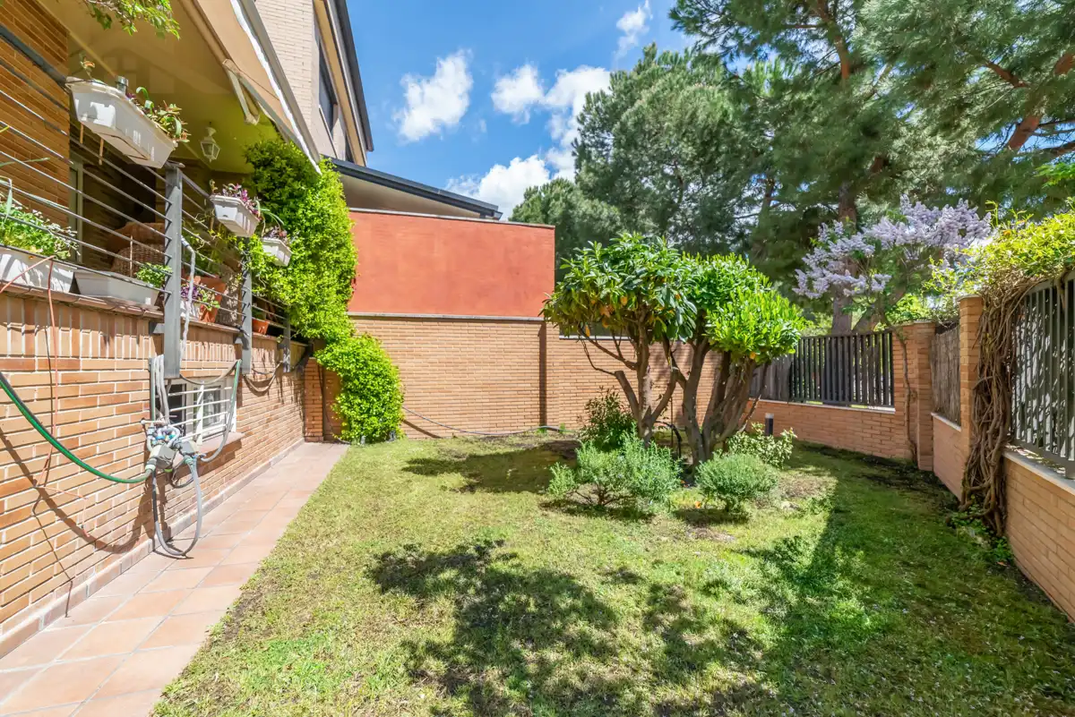 Jardín de Casa adosada en venta en Pinto con Aire acondicionado, Calefacción y Jardín privado