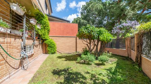 Foto 2 de Casa adosada en venta en Calle Portugal, Parque Europa - Los Pitufos, Pinto