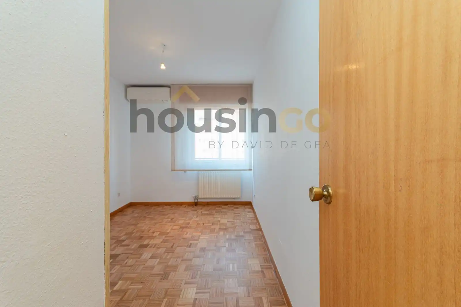 Bedroom of Flat for rent in Madrid  with Air Conditioner, Heating and Storage room