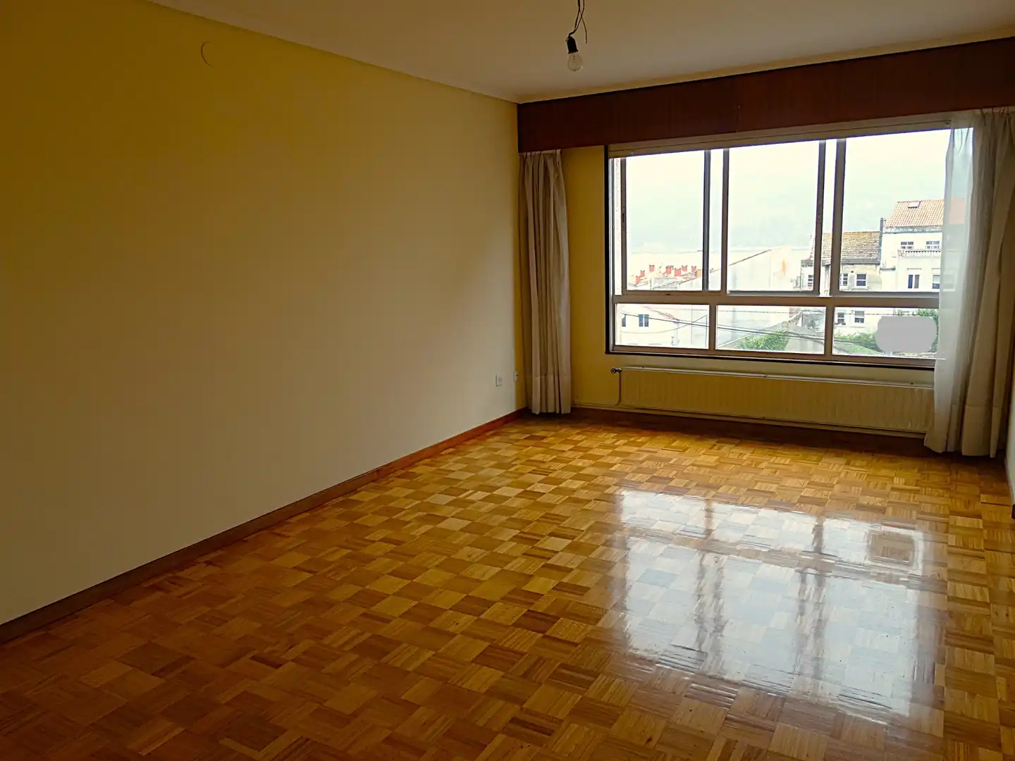 Dormitori de Pis en venda en Mugardos amb Calefacció, Parquet i Terrassa