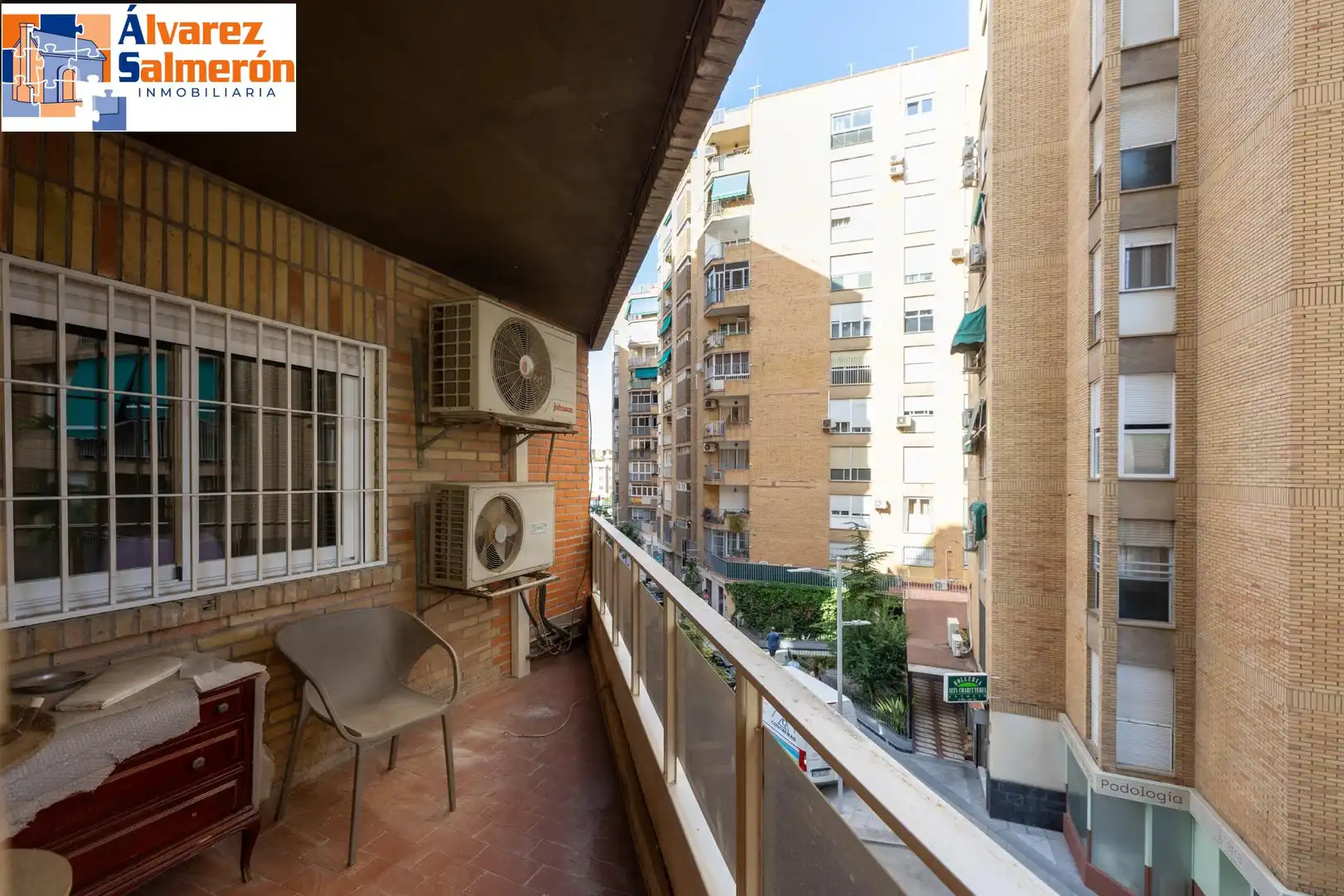 Außenansicht von Wohnung zur Miete in Granada mit Heizung, Terrasse und Möbliert