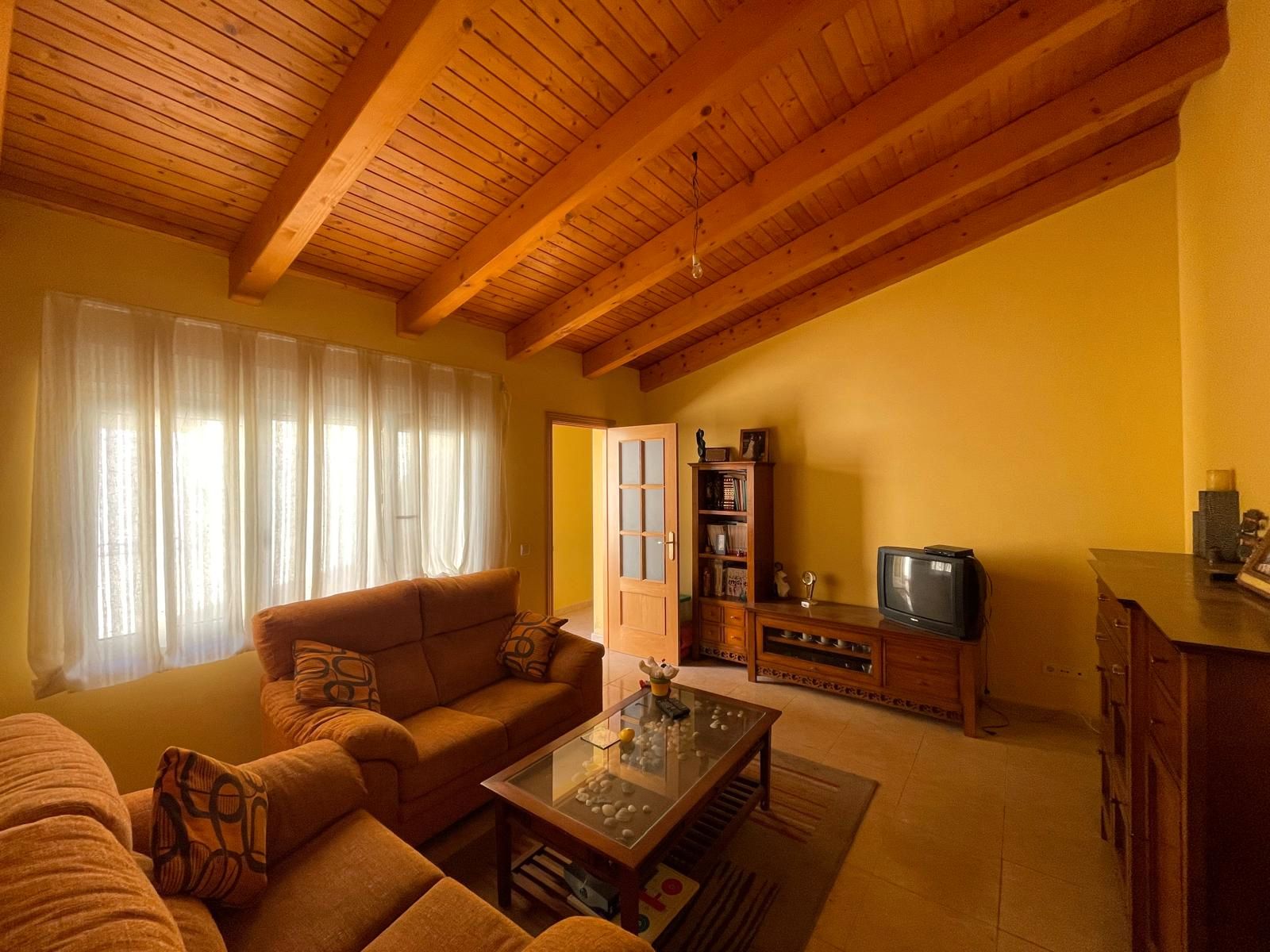 Sala de estar de Casa o chalet en venta en Esguevillas de Esgueva con Terraza, Trastero y Amueblado