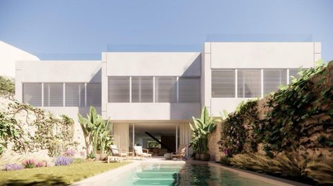 Bienvenido a la nueva propiedad de sus sueños! En medio de un entorno de ensueño le espera un adosado de nueva construcción de alt
