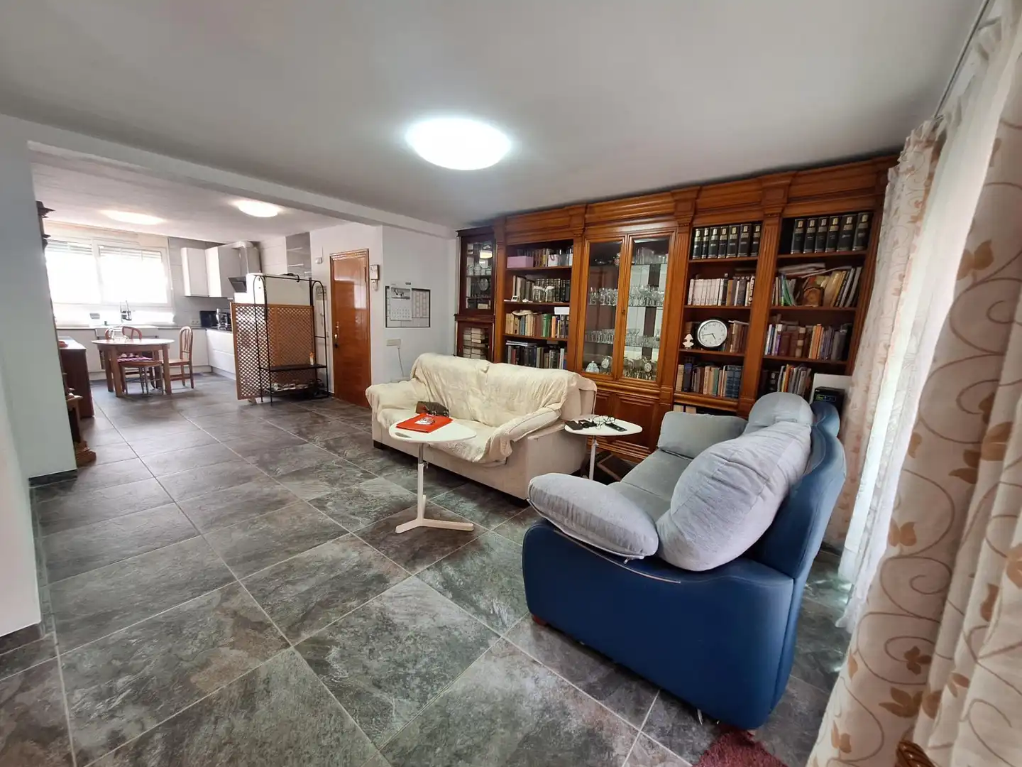 Sala d'estar de Pis en venda en Alzira amb Aire condicionat, Terrassa i Moblat