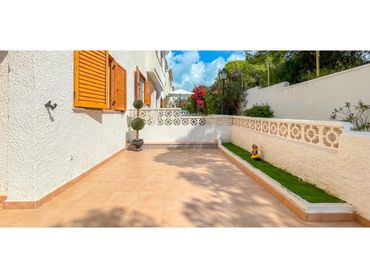 Haus mit Balkon zum Verkauf in Calle Jazmines-Playa Flamenca
