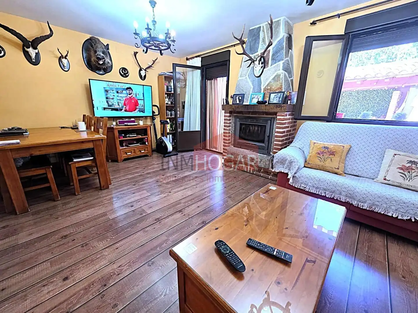 Sala d'estar de Casa adosada en venda en Navalmoral amb Aire condicionat, Calefacció i Moblat