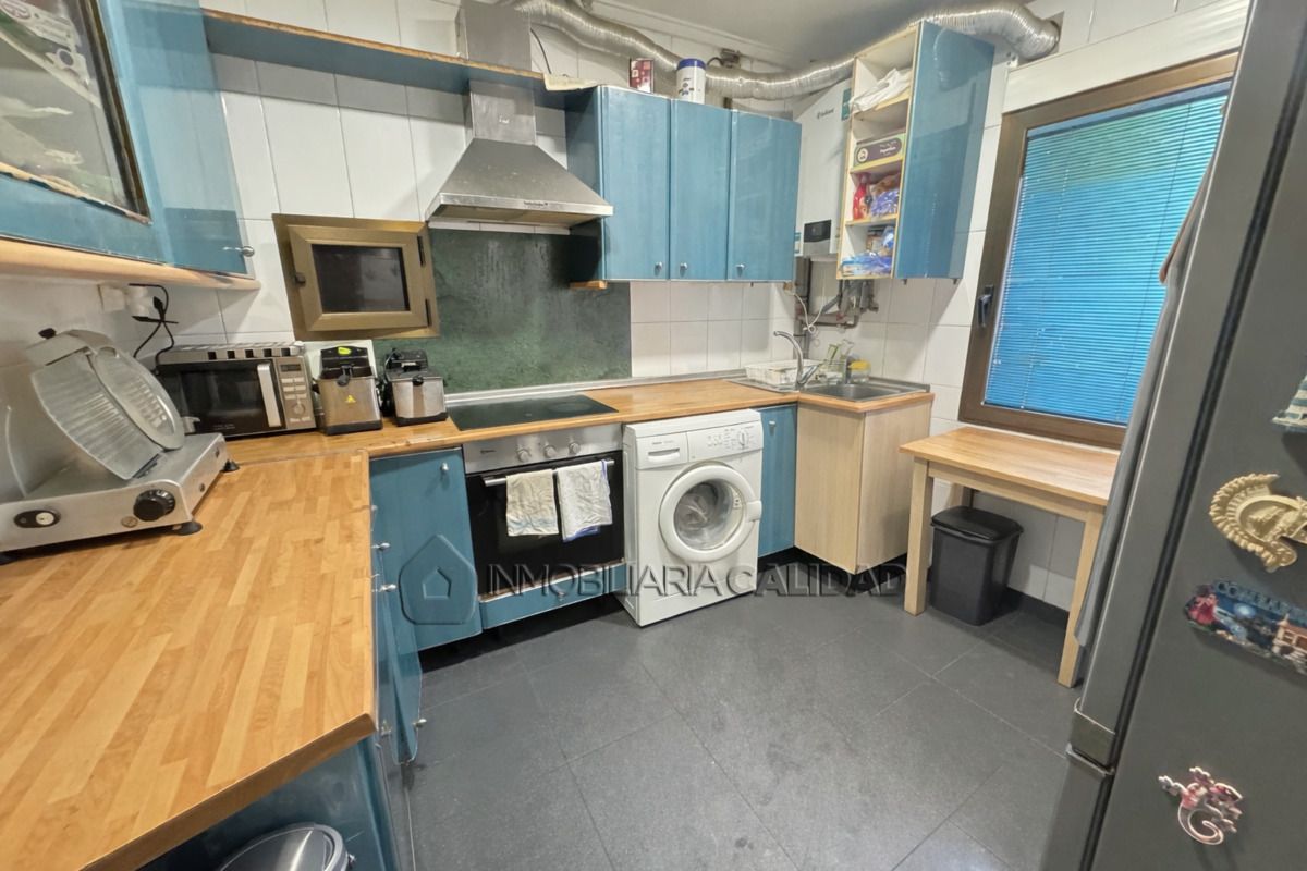 Cuina de Pis en venda en Burgos Capital amb Calefacció i Traster