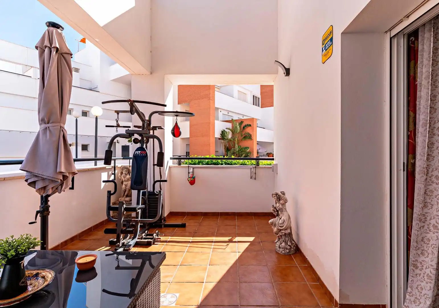 Terraza de Planta baja en venta en Roquetas de Mar con Aire acondicionado, Calefacción y Jardín privado