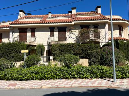 Exterior view of House or chalet for sale in El Vendrell  with Terrace and Furnished