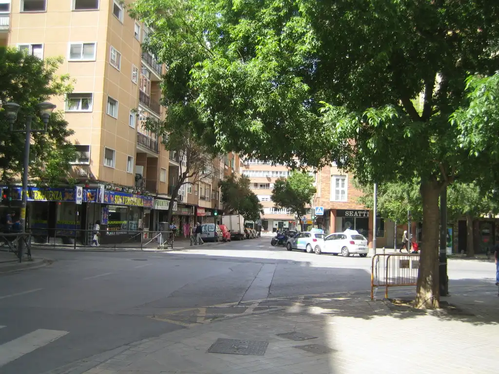 Vista exterior de Estudi de lloguer en Granada amb Aire condicionat, Calefacció i Moblat