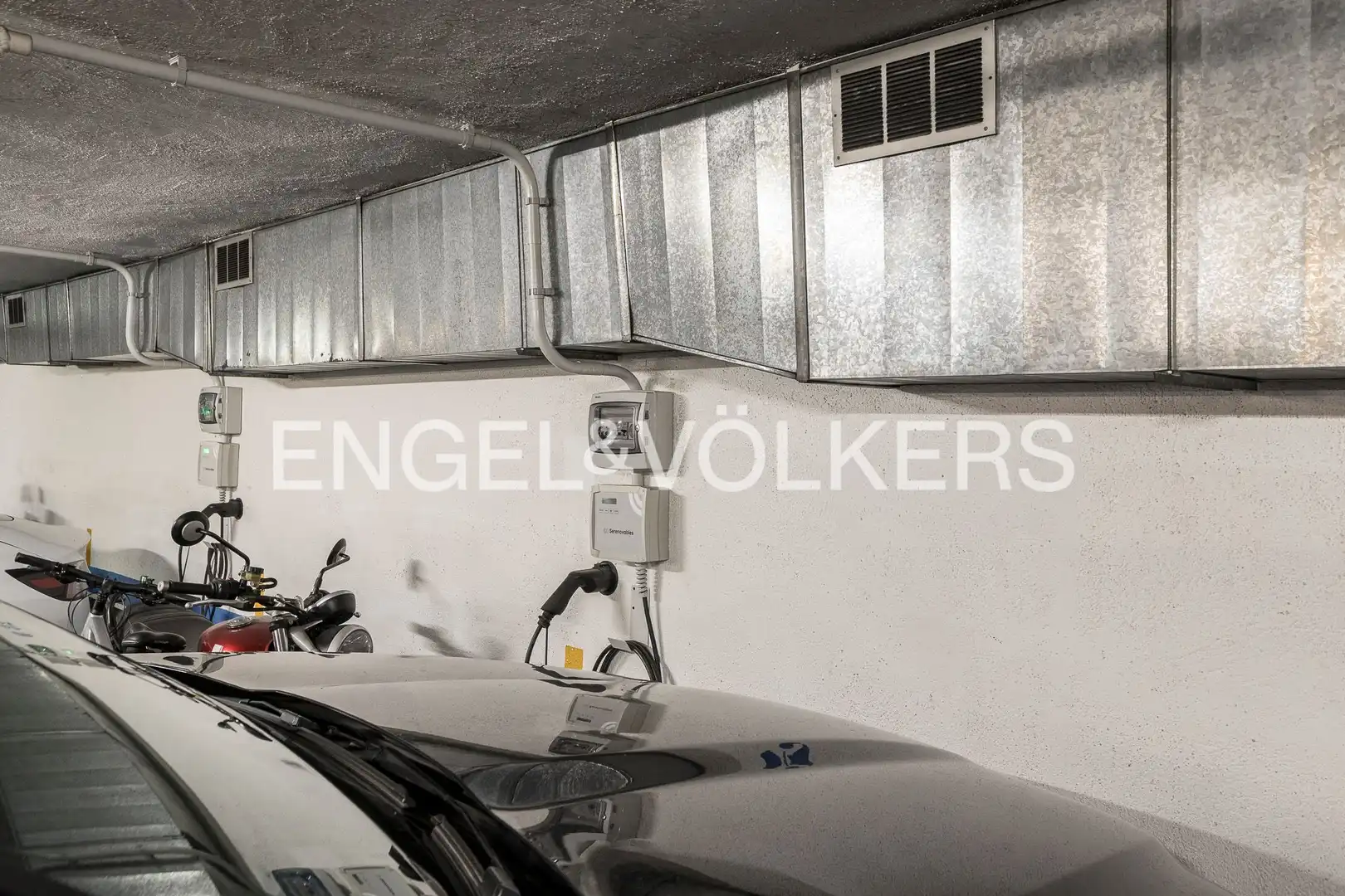Parking de Piso en venta en Barcelona con Calefacción, Jardín privado y Parquet