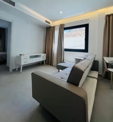 Sala de estar de Piso de alquiler en Marbella con Aire acondicionado, Calefacción y Amueblado