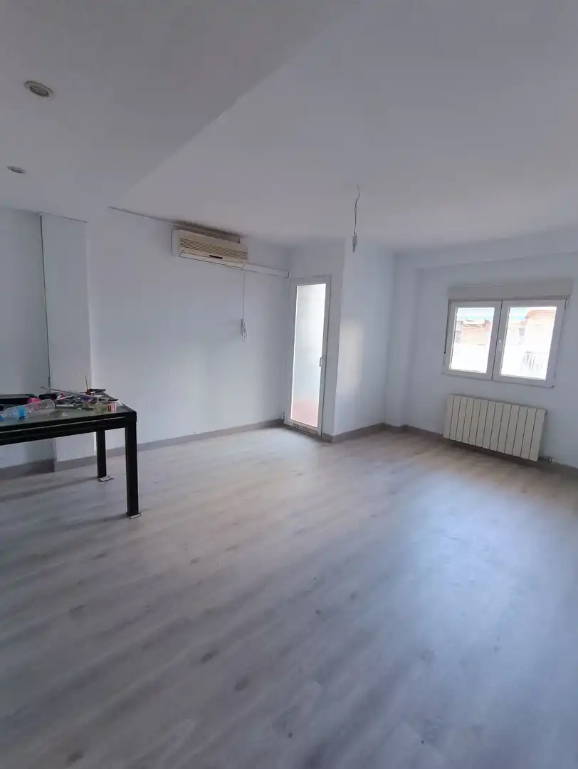 Flat for sale in Zaragoza  with Heating