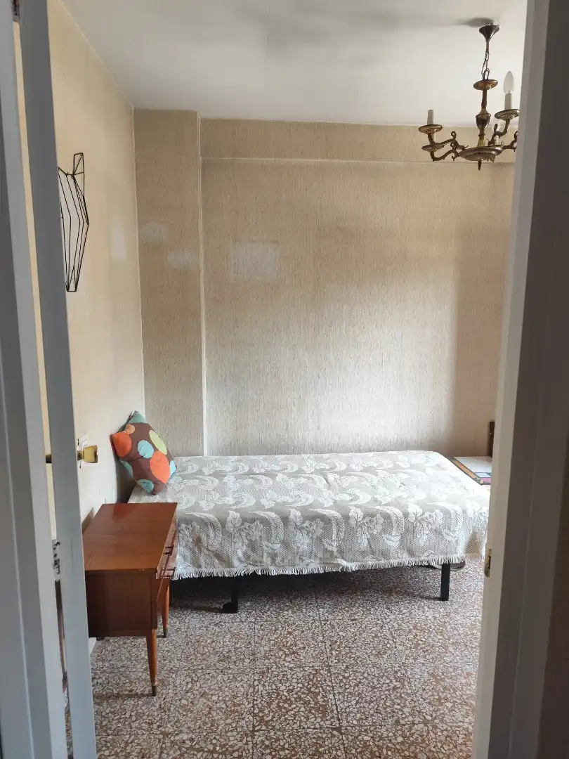 Habitación de Piso para compartir en Las Ventas