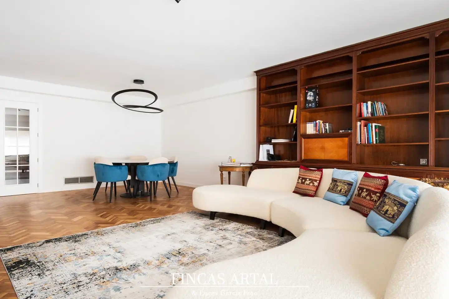 Sala d'estar de Pis en venda en Zaragoza amb Aire condicionat, Calefacció i Parquet