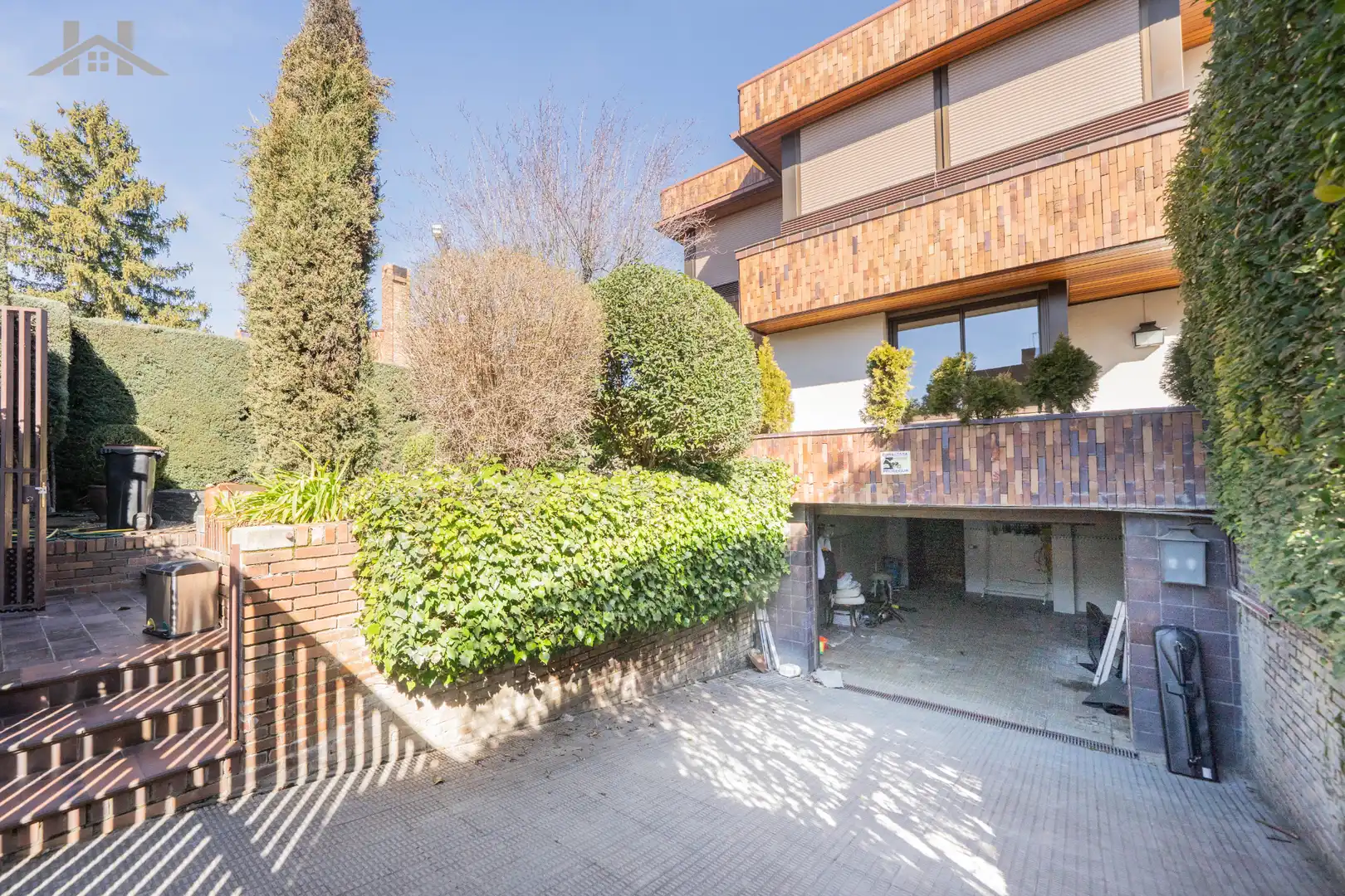 Exterior view of Houses for sale in Majadahonda  with Air Conditioner, Heating and Private garden