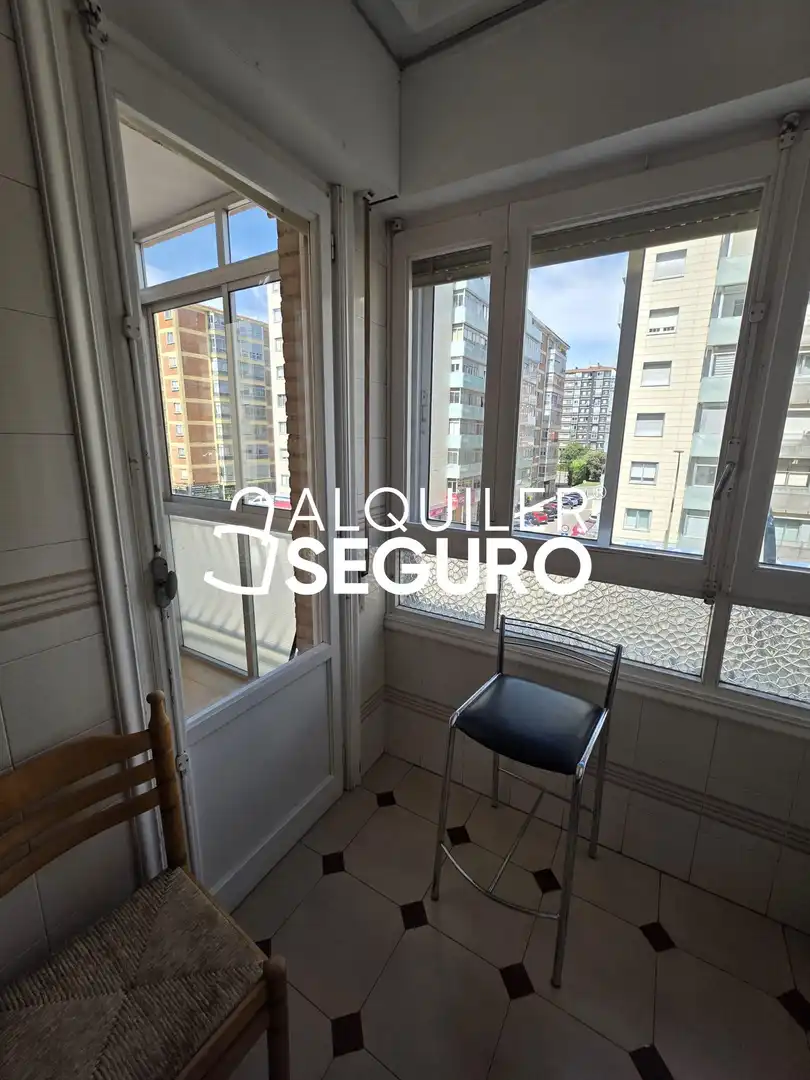 Habitación de Piso de alquiler en Burgos con Calefacción, Terraza y Amueblado