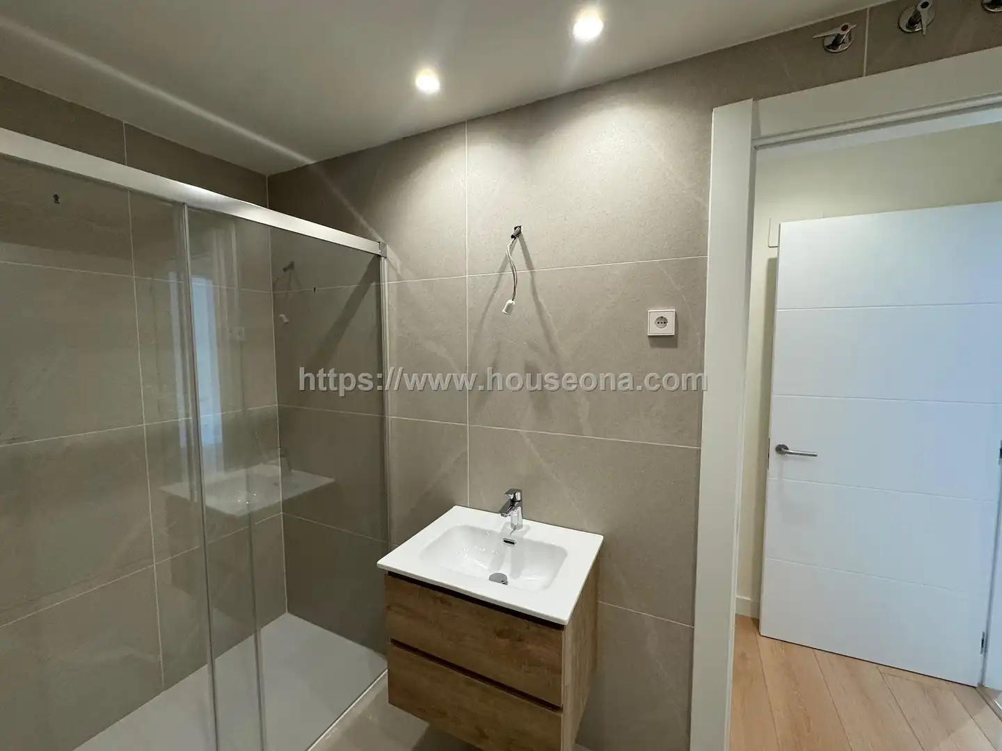 Baño de Piso en venta en Bilbao  con Calefacción, Terraza y Trastero