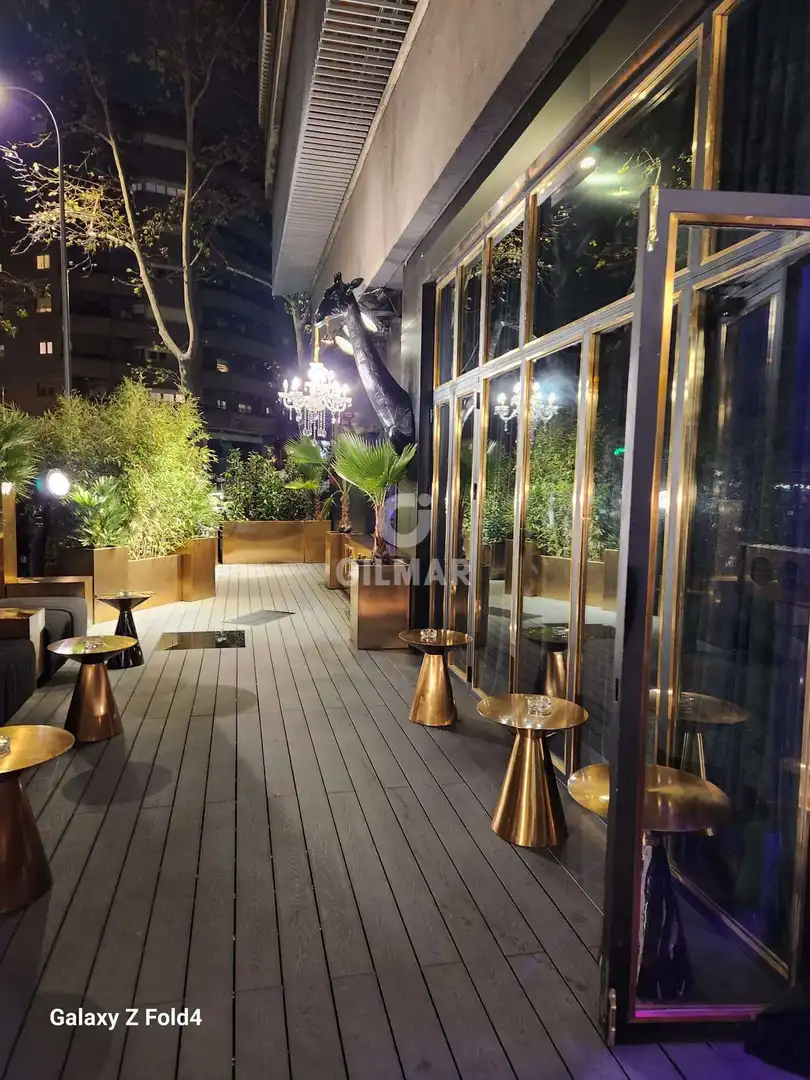 Terraza de Local en venta en Madrid con Calefacción