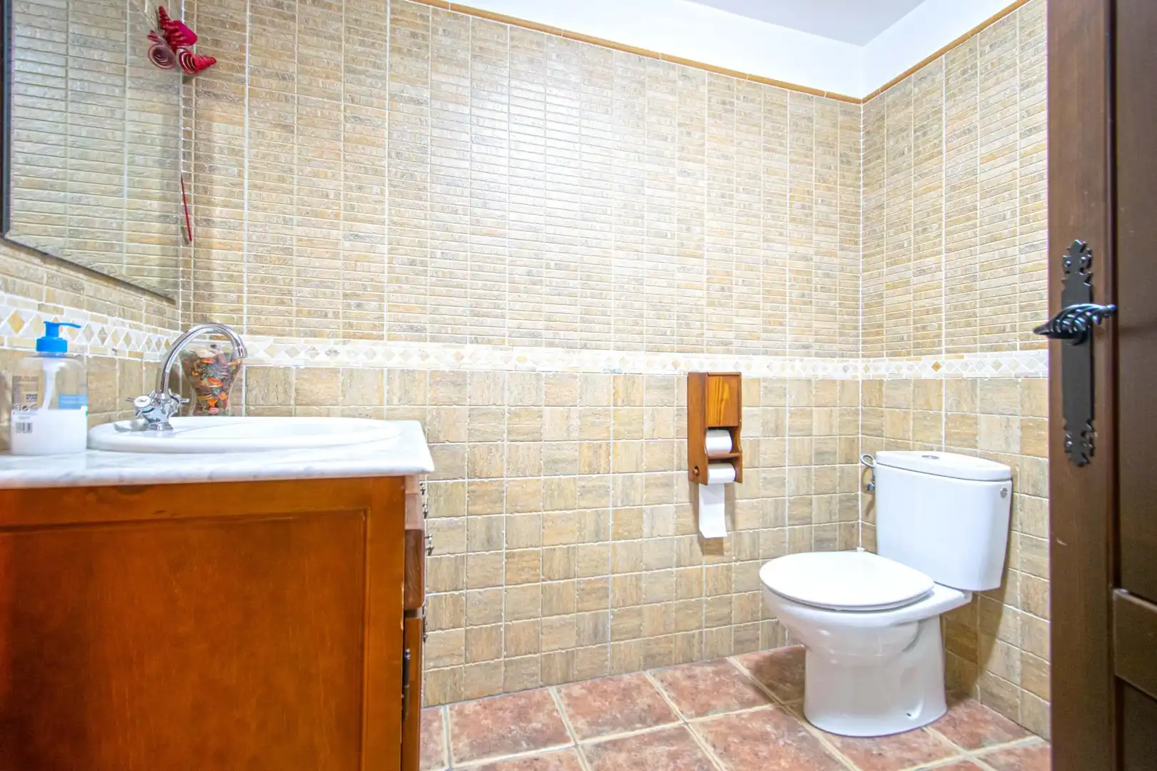 Bany de Casa o xalet en venda en Alcalá de Guadaira amb Aire condicionat, Jardí privat i Piscina
