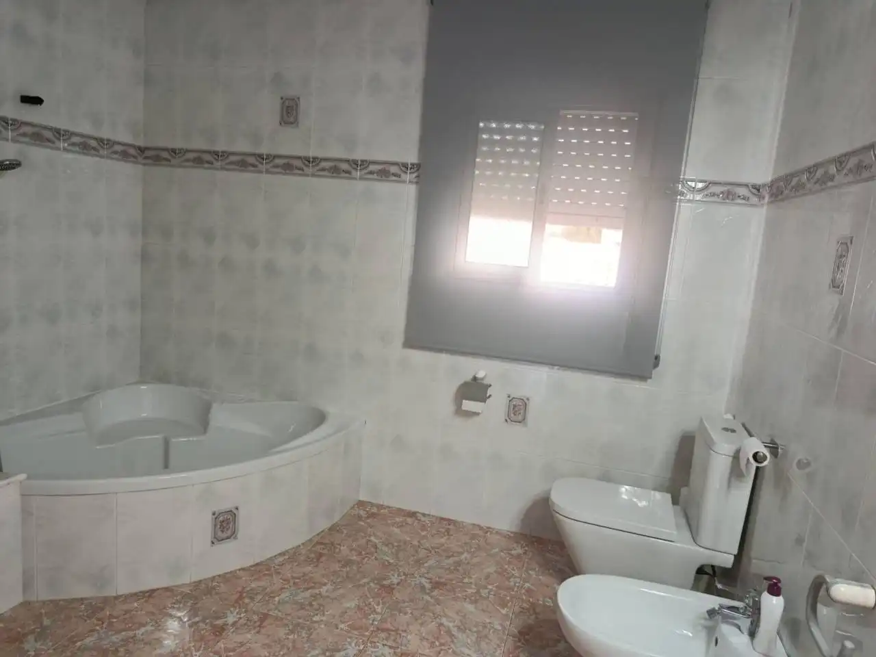 Bany de Casa o xalet en venda en Vinaròs amb Aire condicionat, Jardí privat i Terrassa