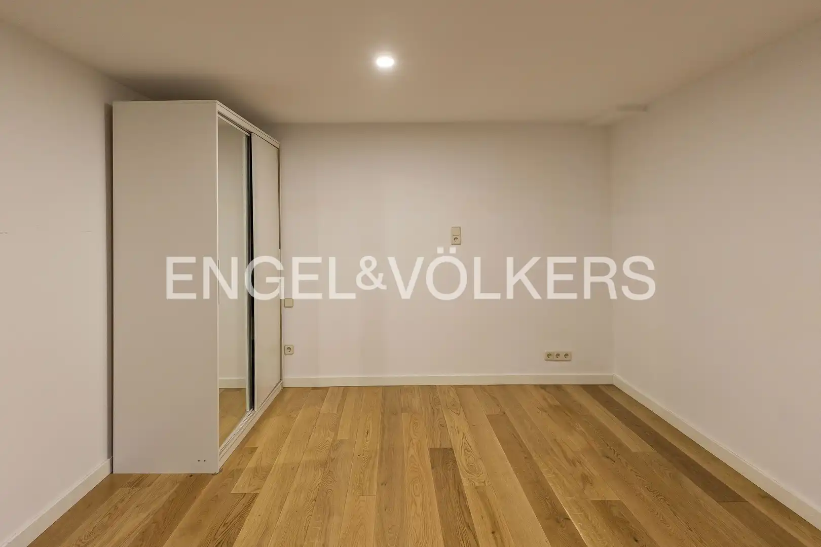 Haus oder Chalet zum Verkauf in Madrid mit Klimaanlage, Heizung und Privatgarten