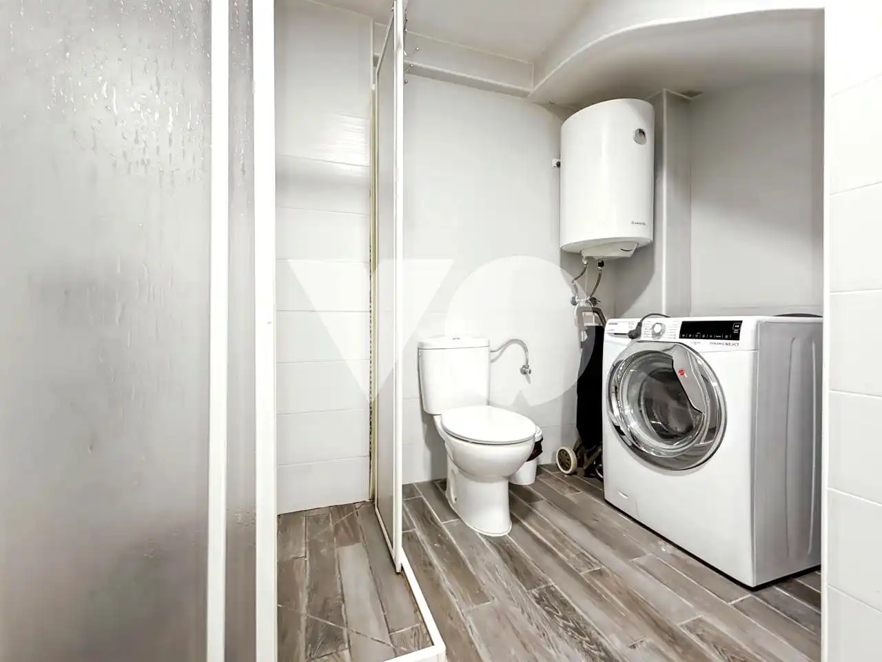 Badezimmer von Erdgeschoss zum Verkauf in Madrid mit Klimaanlage