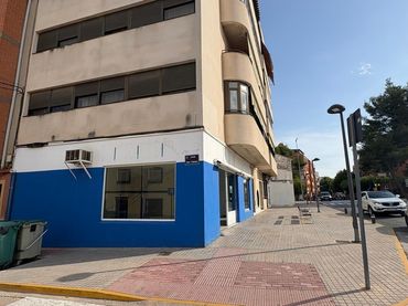 Local comercial en alquiler en Avenida AYORA 2