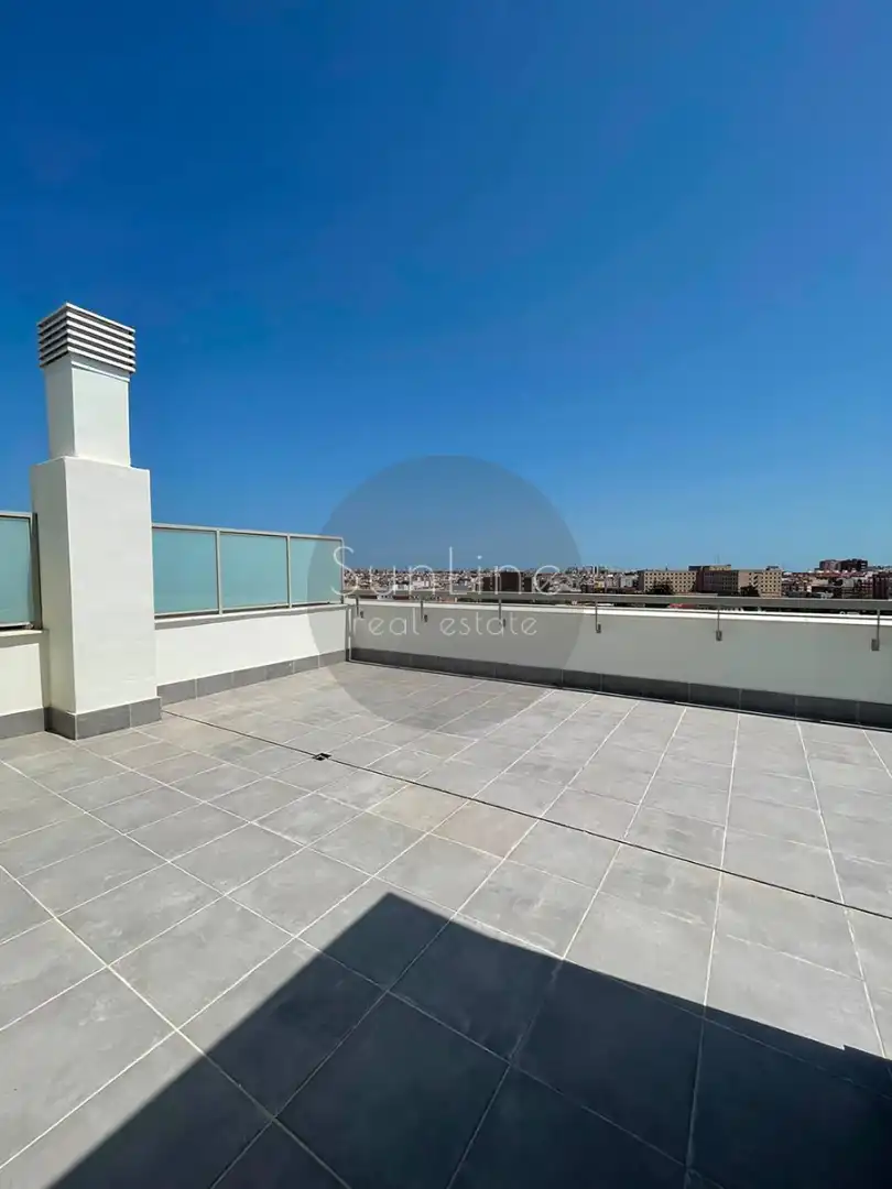 Attic for rent in Carrer de Campos Crespo, Safranar