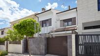 Exterior view of House or chalet for sale in  Jaén Capital  with Air Conditioner, Heating and Terrace
