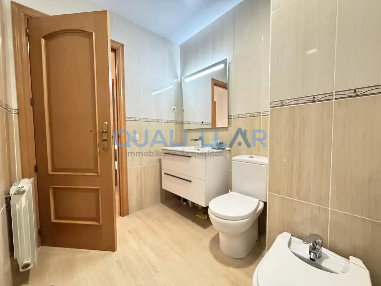 Baño de Piso en venta en Cornellà de Llobregat con Aire acondicionado, Calefacción y Parquet
