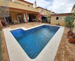 Piscina de Casa o xalet en venda en Algeciras amb Aire condicionat, Jardí privat i Terrassa