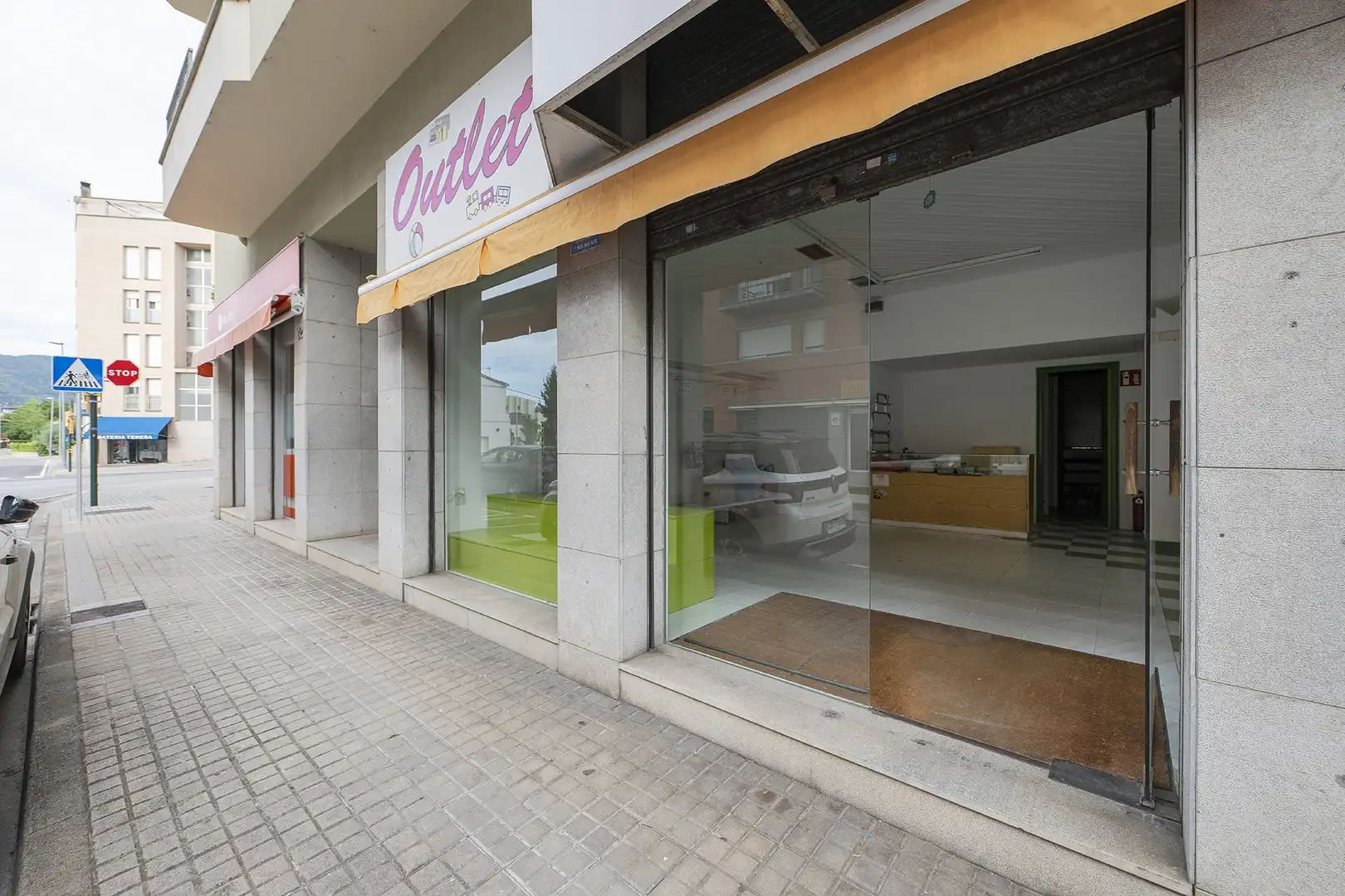 Local comercial en venta en Banyoles, imagen 2