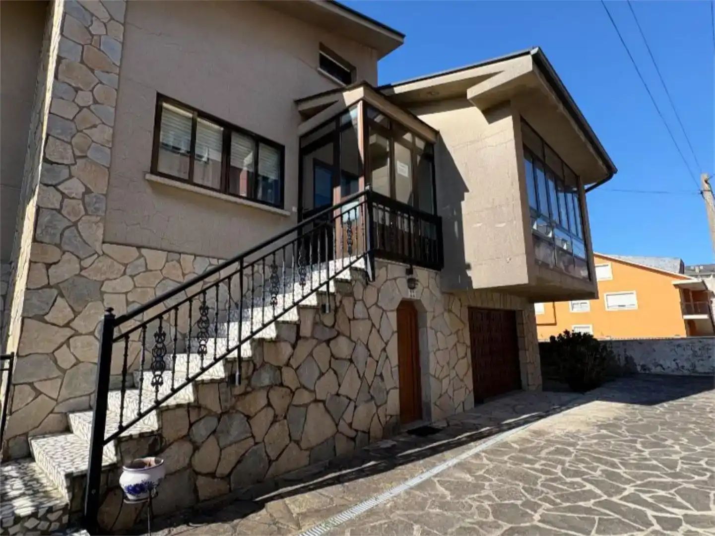 Vista exterior de Piso en venta en Ribadeo con Jardín privado, Parquet y Trastero
