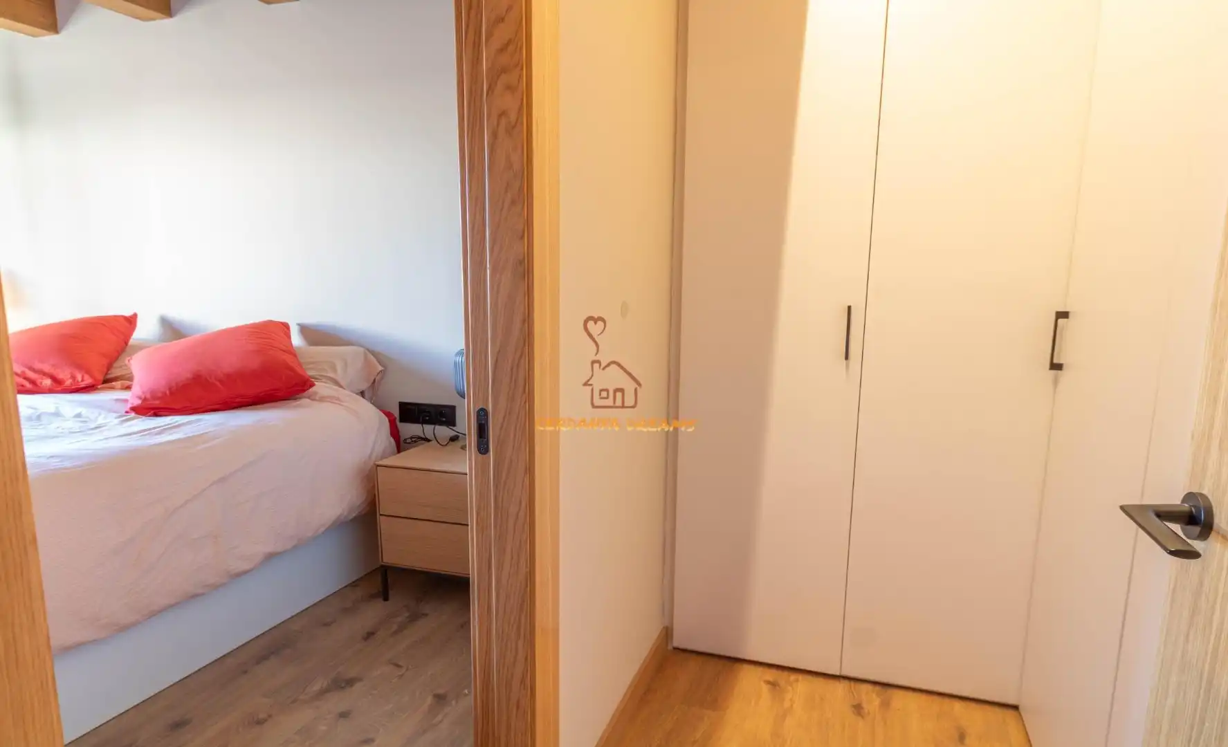 Dormitori de Casa adosada en venda en Fontanals de Cerdanya amb Calefacció, Jardí privat i Parquet