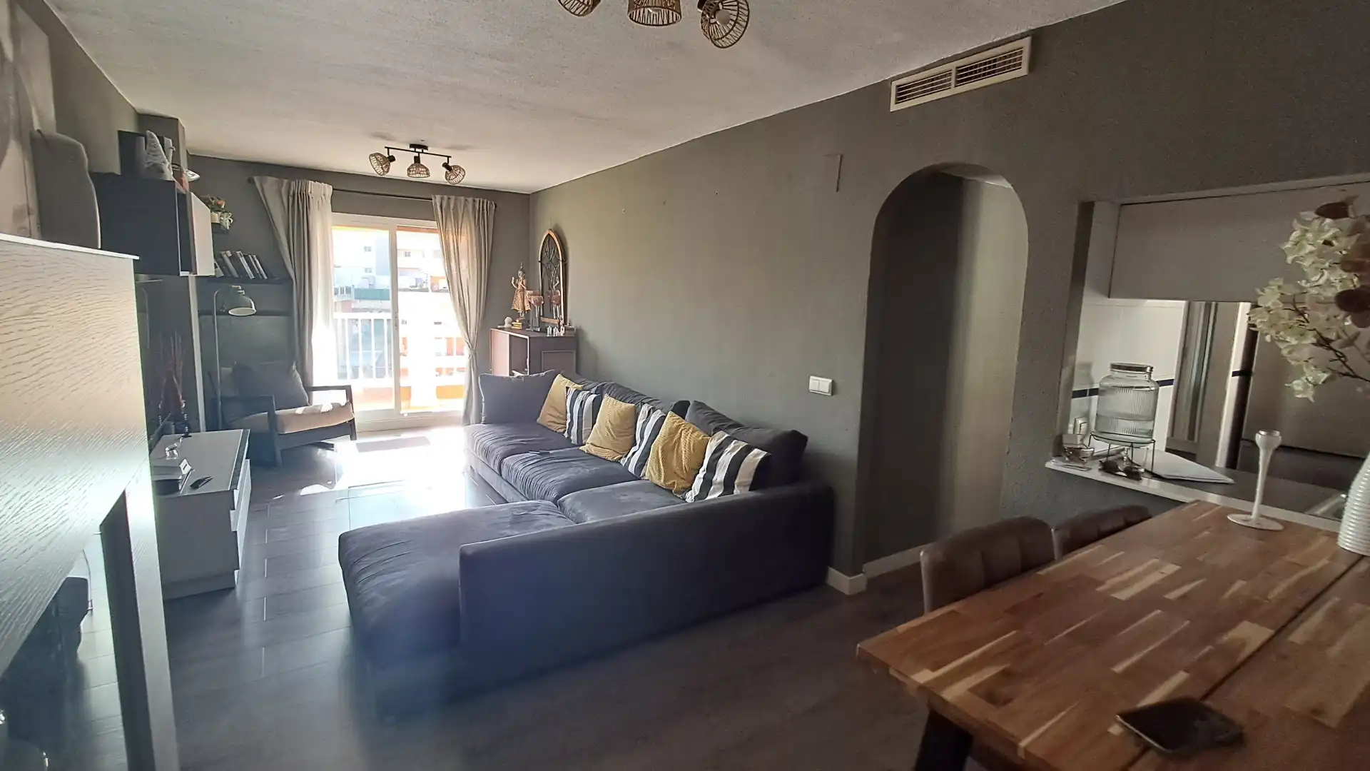Sala d'estar de Dúplex en venda en Benalmádena amb Aire condicionat, Parquet i Terrassa