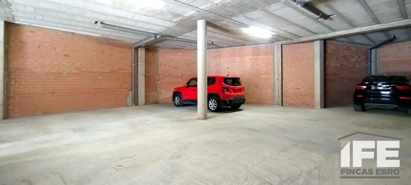 Aparcament de Edifici en venda en Alagón