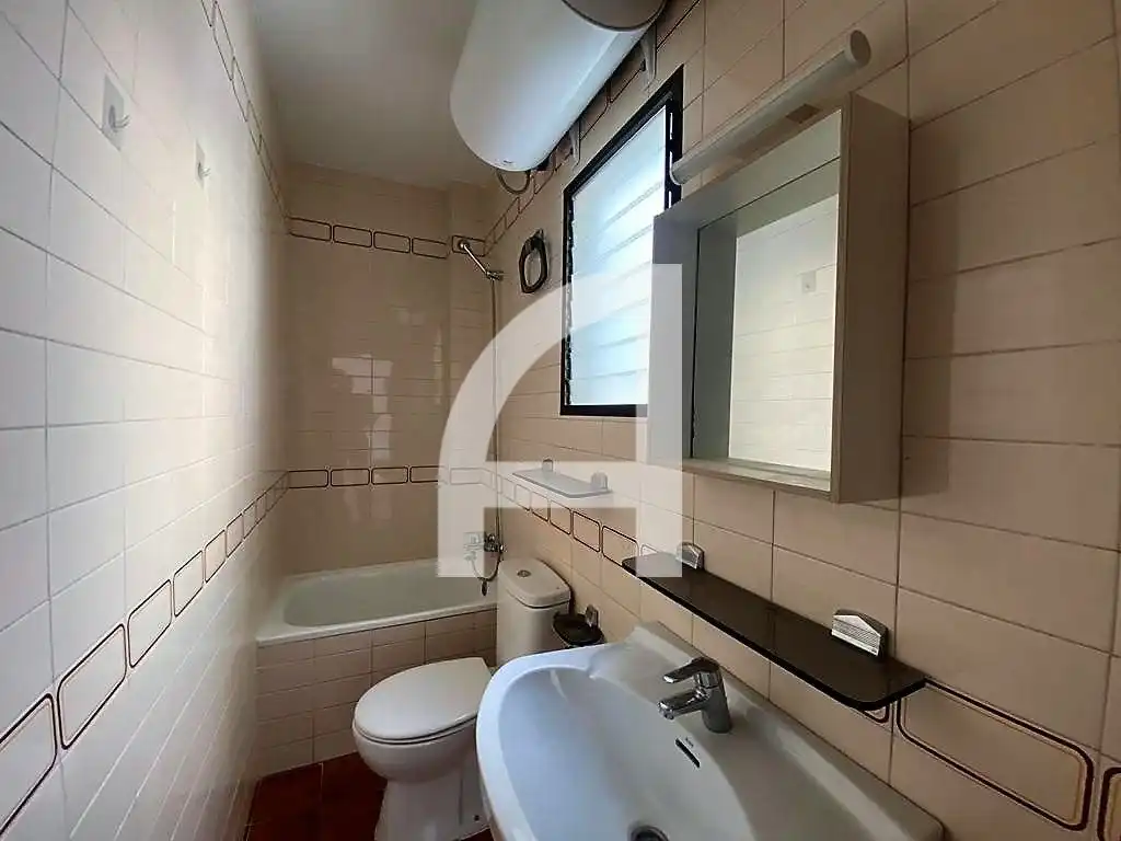 Bathroom of Study for rent in Collblanc - La Torrassa